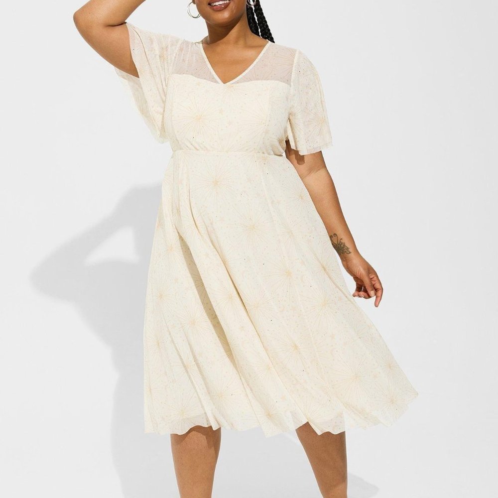 ❤NWT TORRID DRESS - STAR MOON PRINT A-LINE MESH FLUTTER SLEEVE SIZE 16